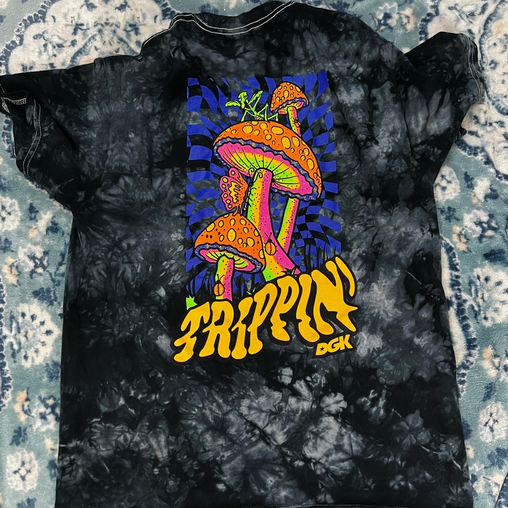 Trippin DGK shirt